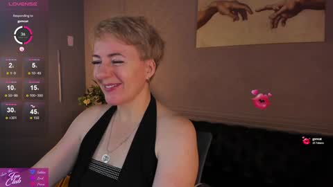 Snapshot of nika_smit chatting on December 2024 05:39:02 AM Nika online show from December 2024 05:39:02 AM