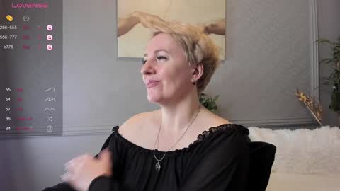 Snapshot of nika_smit chatting on December 2024 12:11:02 PM Nika online show from December 2024 12:11:02 PM