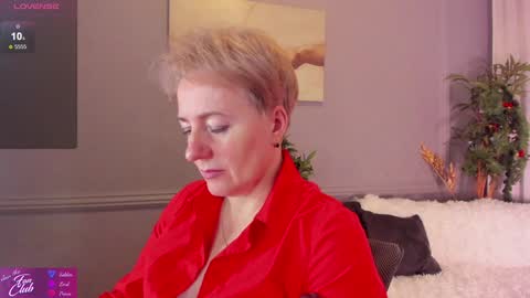 Snapshot of nika_smit chatting on January 2025 05:27:01 AM Nika online show from January 2025 05:27:01 AM