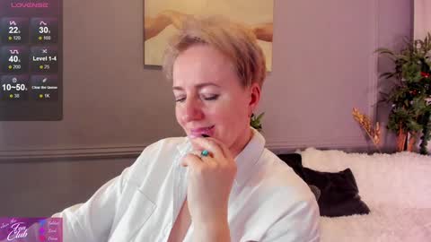 Snapshot of nika_smit chatting on January 2025 02:35:02 PM Nika online show from January 2025 02:35:02 PM