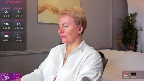 Snapshot of nika_smit chatting on January 2025 08:43:02 AM Nika online show from January 2025 08:43:02 AM