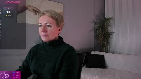 Snapshot of nika_smit chatting on January 2025 05:18:02 AM Nika online show from January 2025 05:18:02 AM