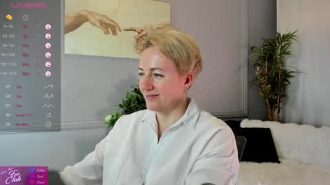 Snapshot of nika_smit chatting on January 2025 08:14:01 AM Nika online show from January 2025 08:14:01 AM