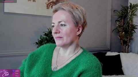 Snapshot of nika_smit chatting on February 2025 01:11:02 PM Nika online show from February 2025 01:11:02 PM