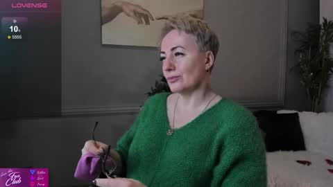 Snapshot of nika_smit chatting on February 2025 05:30:01 AM Nika online show from February 2025 05:30:01 AM