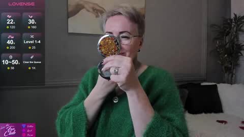 Snapshot of nika_smit chatting on February 2025 08:44:01 AM Nika online show from February 2025 08:44:01 AM