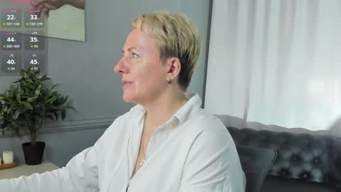 Snapshot of nika_smit chatting on September 2025 09:09:02 AM Nika online show from September 2025 09:09:02 AM