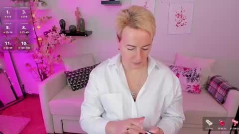 Snapshot of nika_smit chatting on October 2025 05:19:01 AM Nika online show from October 2025 05:19:01 AM