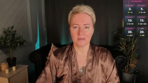 Snapshot of nika_smit chatting on March 2026 05:18:01 AM Nika online show from March 2026 05:18:01 AM