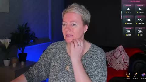 Snapshot of nika_smit chatting on April 2026 05:04:02 AM Nika online show from April 2026 05:04:02 AM