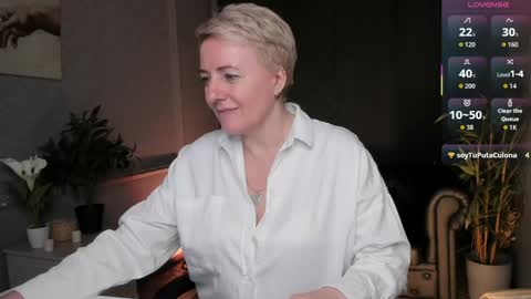 Snapshot of nika_smit chatting on April 2026 09:12:02 AM Nika online show from April 2026 09:12:02 AM