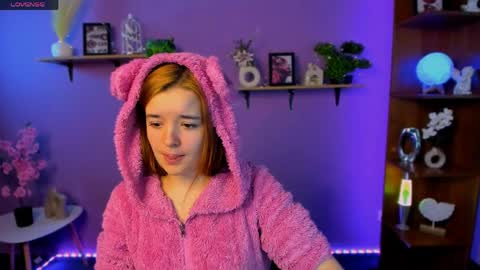 Snapshot of nika_still chatting on April 2026 07:39:02 AM Little Angel online show from April 2026 07:39:02 AM