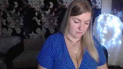 Nika online show from November 2025 08:11:02 PM