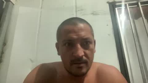 Snapshot of nikaulas chatting on April 2026 04:21:01 AM Nasty Couple online show from April 2026 04:21:01 AM