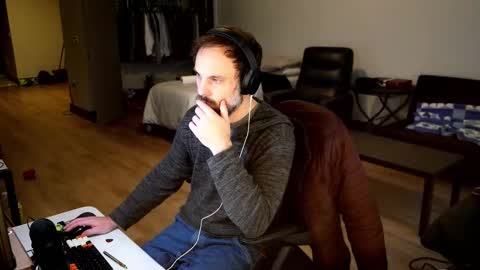 Nike Jude online show from December 2025 08:15:02 PM