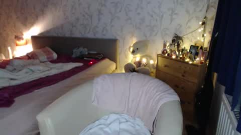 nikimousi online show from October 2025 02:44:01 AM