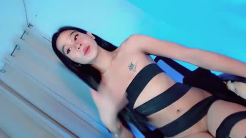 nikka_bonita online show from November 2025 04:00:01 PM