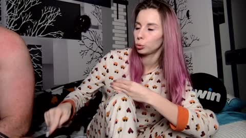 nikki7377 online show from February 2025 05:40:01 PM