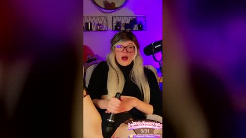 Snapshot of nikki_goldberg chatting on April 2026 12:55:01 PM Kitty Chatte online show from April 2026 12:55:01 PM