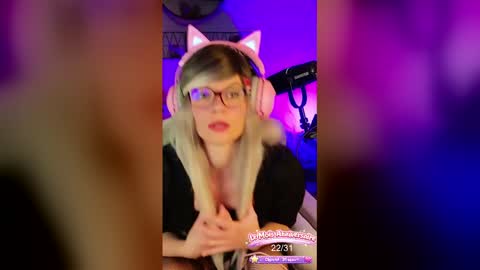 Snapshot of nikki_goldberg chatting on April 2026 12:40:02 PM Kitty Chatte online show from April 2026 12:40:02 PM