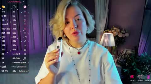 Snapshot of nikki_kai chatting on December 2025 12:59:02 AM Nikki online show from December 2025 12:59:02 AM