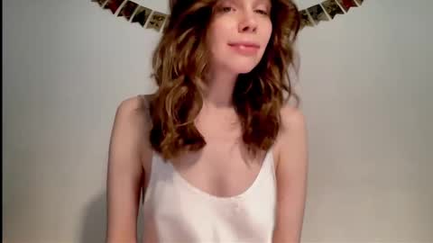 Nikki online show from February 2025 01:10:02 PM