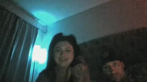 Snapshot of nikkiandzachy96 chatting on August 2026 06:01:02 AM zachyandnicoley online show from August 2026 06:01:02 AM