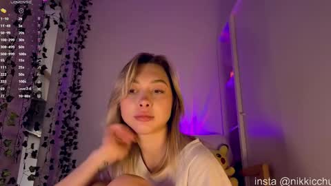 Snapshot of nikkicchu chatting on April 2026 07:02:01 AM Online fr-mn 1 am NY time online show from April 2026 07:02:01 AM