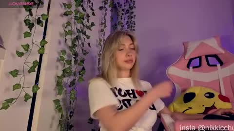 Snapshot of nikkicchu chatting on April 2026 05:51:02 AM Online fr-mn 1 am NY time online show from April 2026 05:51:02 AM