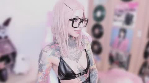 Nikki Ramone   online show from January 2026 11:25:01 AM