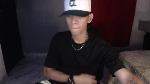 niklaus_wolf online show from September 2025 05:09:02 AM