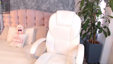 Niko Robin online show from February 2025 03:32:01 PM