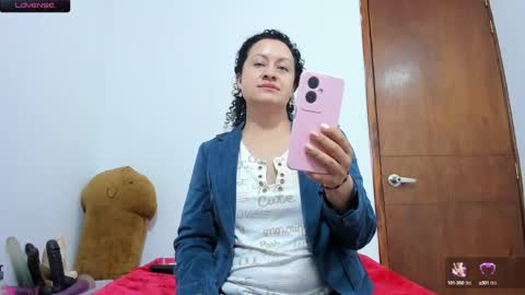 Snapshot of nikol32__ chatting on December 2024 12:16:02 PM dayan online show from December 2024 12:16:02 PM