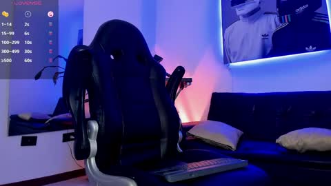 Snapshot of nikolahank1 chatting on April 2026 07:22:01 AM Nikola Hank online show from April 2026 07:22:01 AM