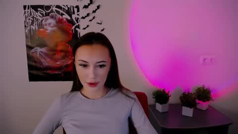 nikonara_ online show from February 2025 01:51:02 PM