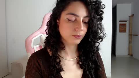 Snapshot of niky_blue chatting on January 2025 11:25:01 PM niky_blue online show from January 2025 11:25:01 PM