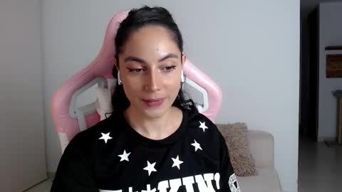 Snapshot of niky_blue chatting on February 2025 10:55:01 PM niky_blue online show from February 2025 10:55:01 PM