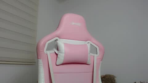 Snapshot of niky_blue chatting on March 2025 09:51:02 AM niky_blue online show from March 2025 09:51:02 AM