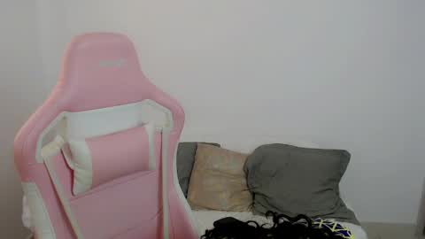 Snapshot of niky_blue chatting on April 2026 04:59:01 PM niky_blue online show from April 2026 04:59:01 PM