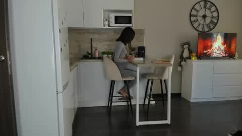 Bella online show from September 2025 01:34:01 PM