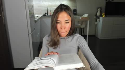 Bella online show from September 2025 02:36:02 AM