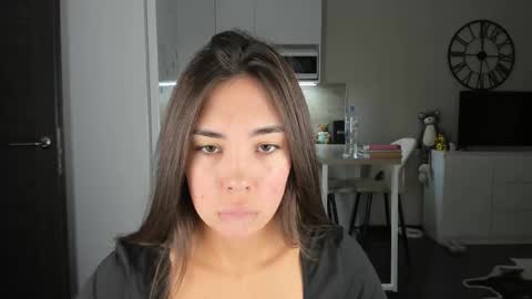 Bella online show from November 2025 04:01:02 AM