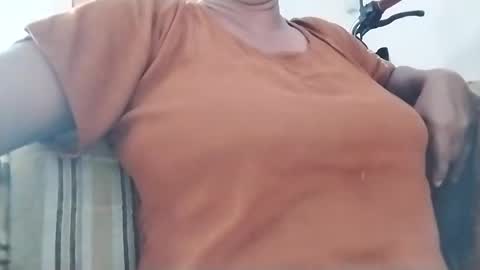 Snapshot of nilminichandrika42 chatting on September 2025 01:38:02 AM nilminichandrika42 online show from September 2025 01:38:02 AM