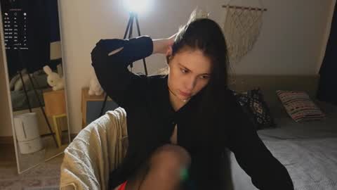 Jennet online show from November 2025 05:36:02 PM