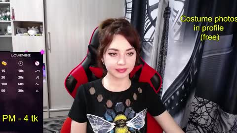 Snapshot of nimfeya chatting on October 2025 07:18:01 PM Nimfeya online show from October 2025 07:18:01 PM