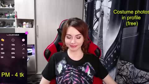 Snapshot of nimfeya chatting on November 2025 07:02:01 PM Nimfeya online show from November 2025 07:02:01 PM