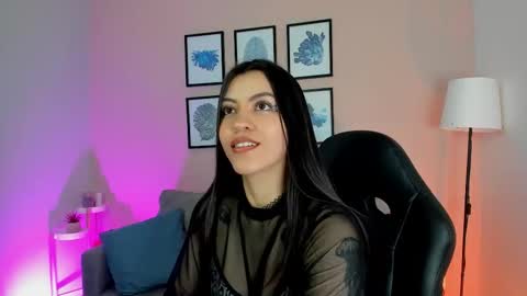 Snapshot of nina__dixon chatting on November 2025 09:28:01 PM Nina online show from November 2025 09:28:01 PM