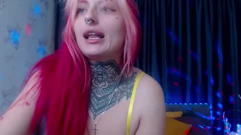 Snapshot of nina_b1um chatting on October 2025 06:28:01 AM Nina online show from October 2025 06:28:01 AM