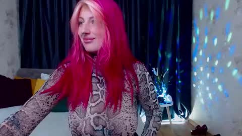 Snapshot of nina_b1um chatting on November 2025 06:23:01 AM Nina online show from November 2025 06:23:01 AM