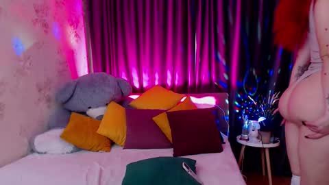 Snapshot of nina_b1um chatting on November 2025 07:32:01 AM Nina online show from November 2025 07:32:01 AM